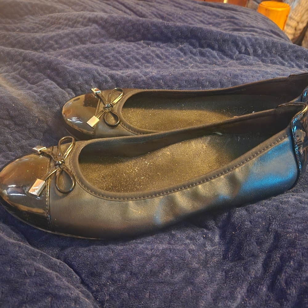Elegant Vionic Black Ballet Flats Leather Size 9.5